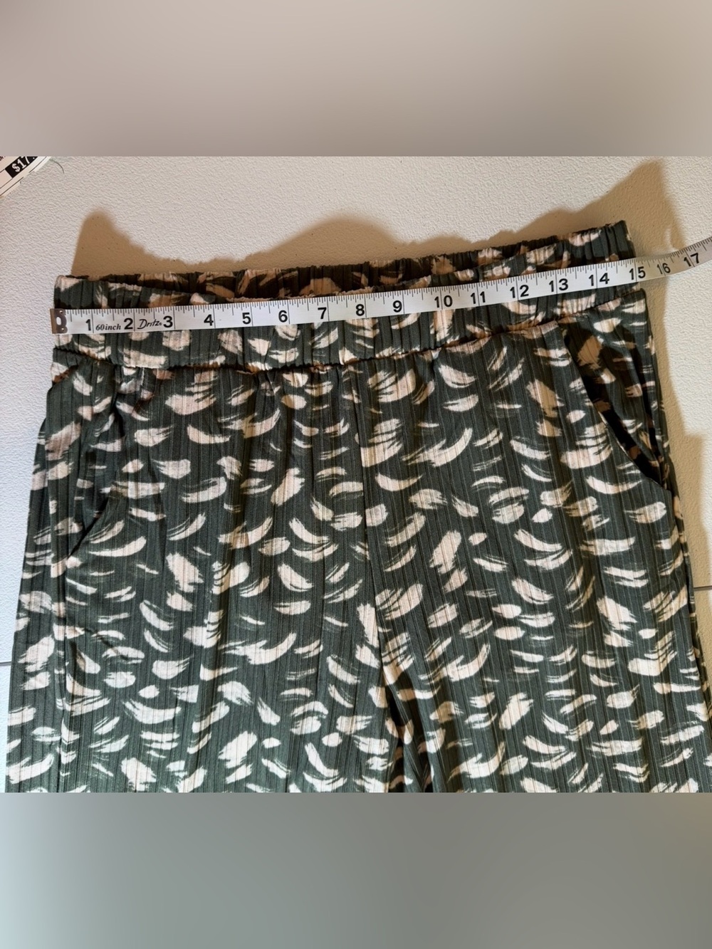 entro Olive Green Wide-Leg falling leaf print Pants NWT size Large - Picture 7 of 9